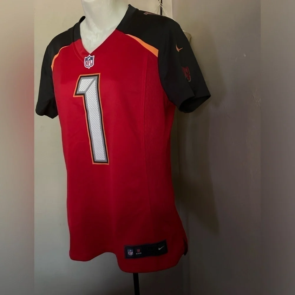 NFL Tampa Bay Bucs jersey shirt - Picture 3 of 6